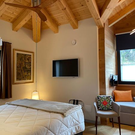 D'Artemisia Chambres D'Hotes Пон-Сен-Мартин Екстериор снимка